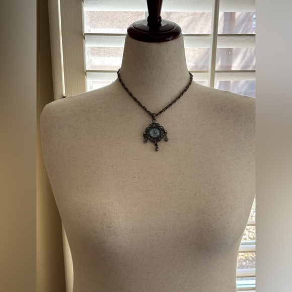 CAMEO Pendant Necklace Gray with Pewter Chain Gothic Victorian Style Retro - Picture 6 of 7